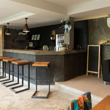 Revolution Hostel Asoke Μπανγκόκ Εξωτερικό φωτογραφία