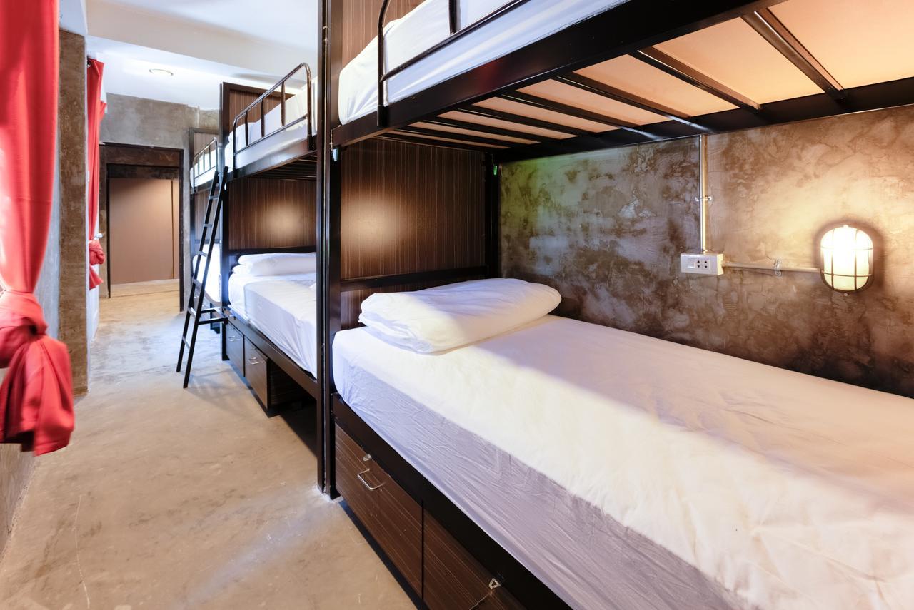 Revolution Hostel Asoke Μπανγκόκ Εξωτερικό φωτογραφία